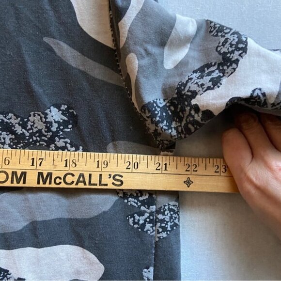 Gigi Moda Camo hooded open front cotton cardigan Sz One Size 22” PTP - Picture 10 of 11